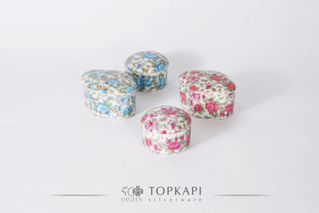 Set of 4 colored porcelain candy boxes