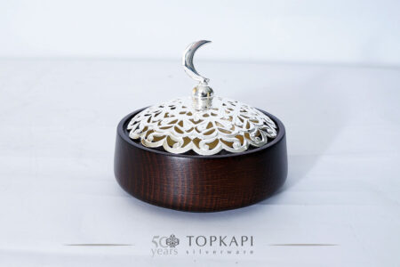 Round 10 cm wooden incense burner with carved cover and crescent